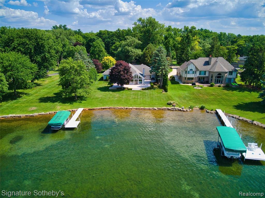 2020 Lake Angelus Road Lake Angelus, MI 48326 - Photo 6 of 52