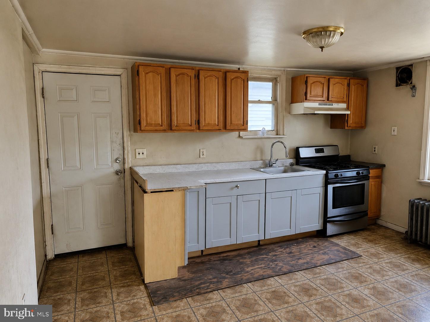 125 Tillman Street Lawnside, NJ 08045 - Photo 10 of 22