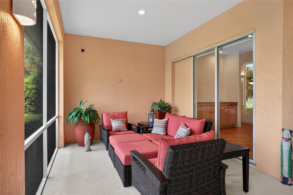 2968 Plantation Road Winter Haven, FL 33884 - Photo 52 of 81 a bedroom with a bed and a potted plant