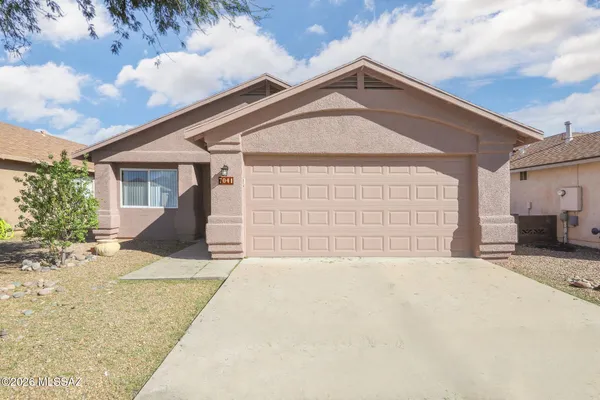 $1,800 | 7041 Mitchell Flyer Road, Tucson, AZ 85730