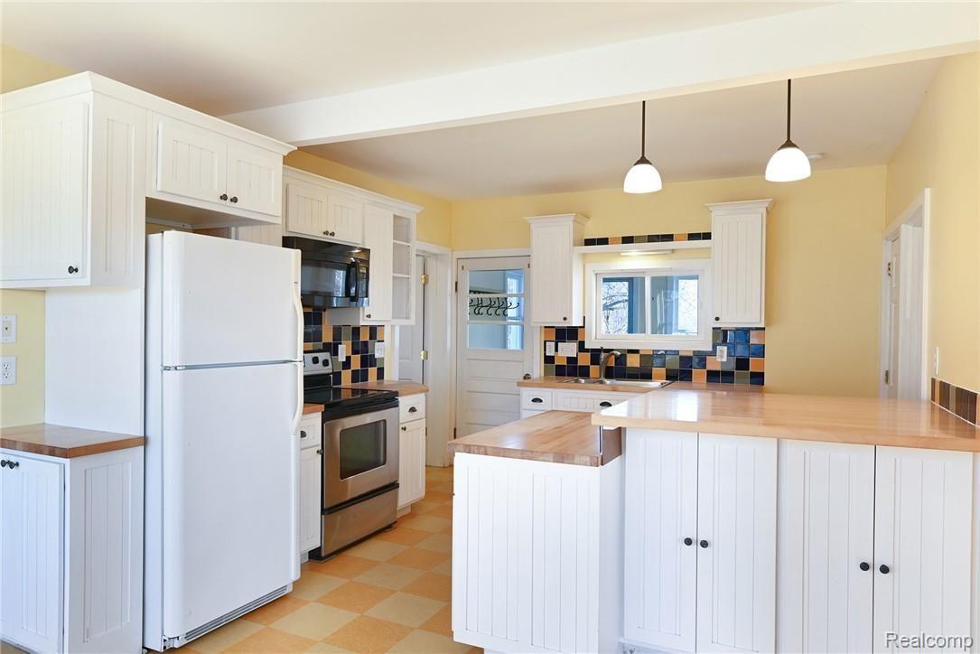 12974 South New Lothrop Road Byron, MI 48418 - Photo 6 of 32 CNG_7843-1.jpg