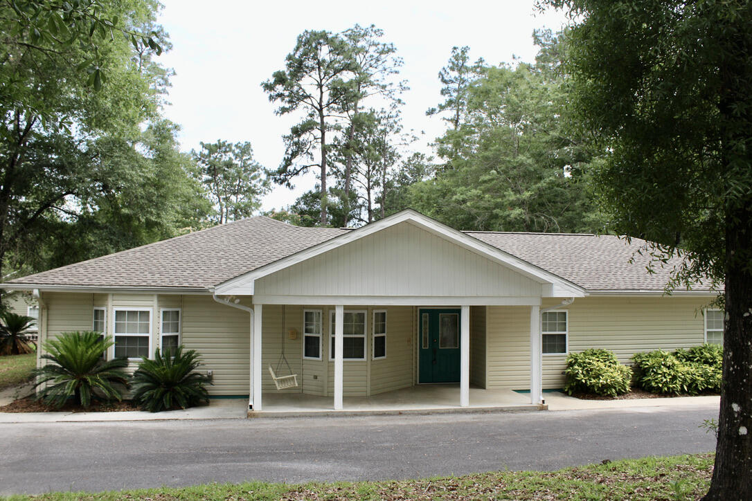 249 Country Manor Road DeFuniak Springs, FL 32435 - Photo 1 of 35 Custom designed & built