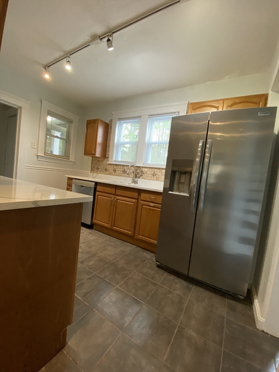 14 St Elmo Road Worcester, MA 01602 - Photo 9 of 16