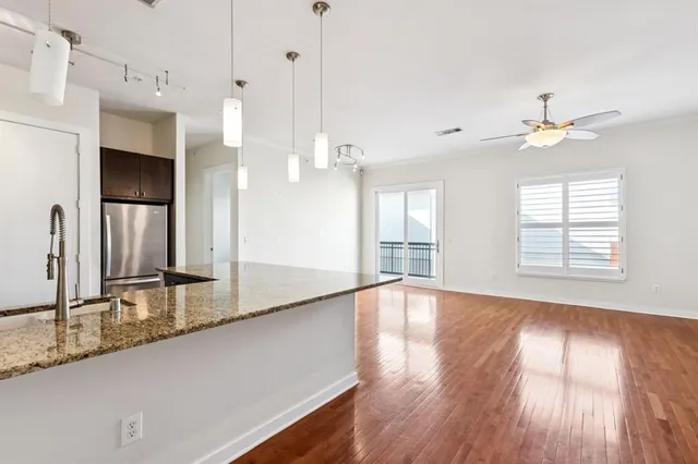 $410,000 | 2950 McKinney Avenue, Unit 424, Dallas, TX 75204