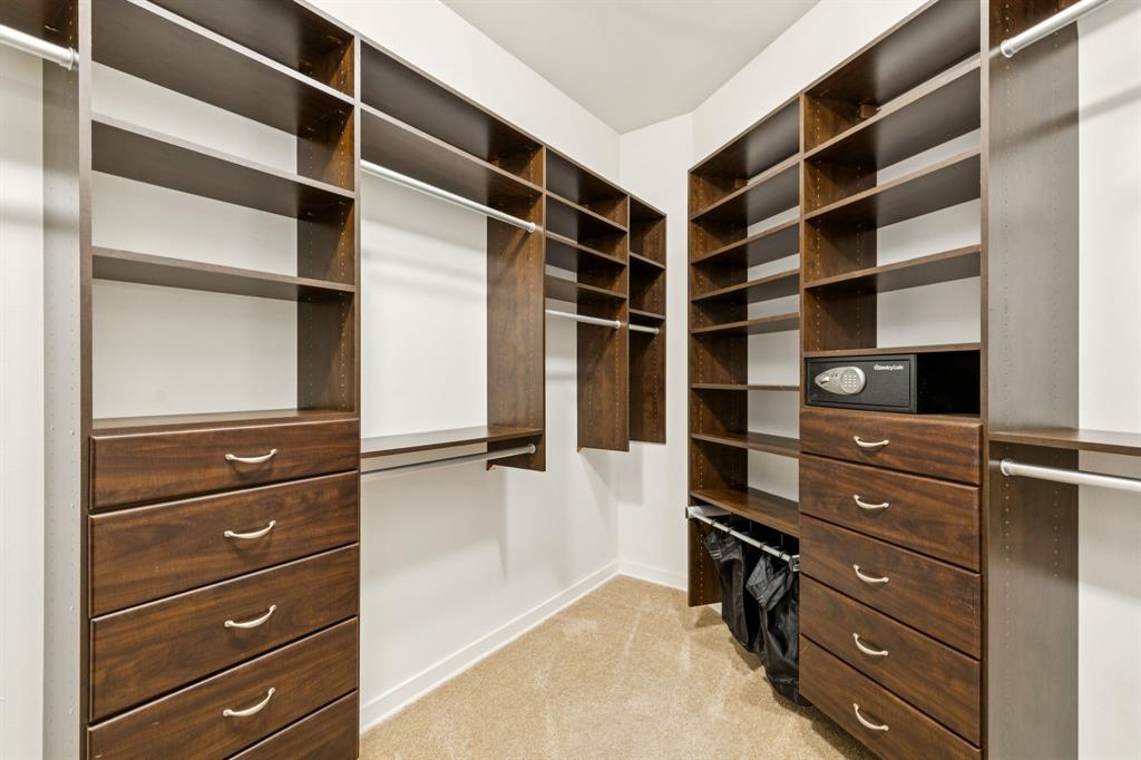 2950 McKinney Avenue, Unit 424 Dallas, TX 75204 - Photo 15 of 25 a view of walk in closet with empty racks