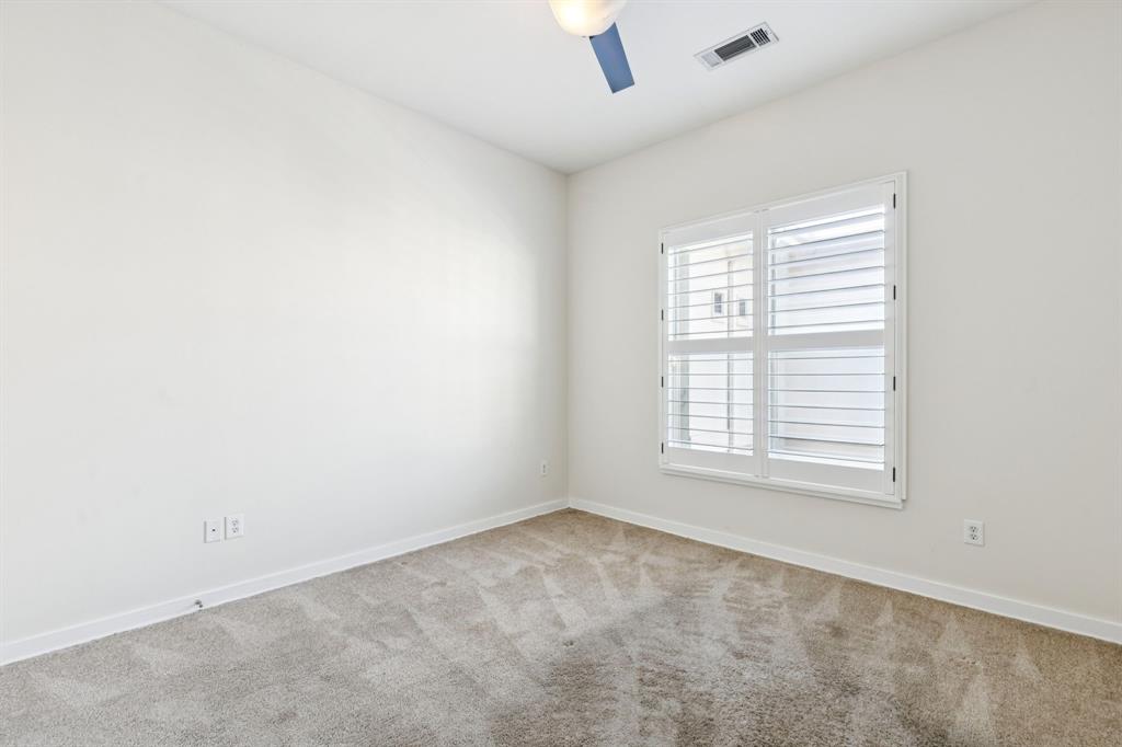 2950 McKinney Avenue, Unit 424 Dallas, TX 75204 - Photo 16 of 25 an empty room with a window