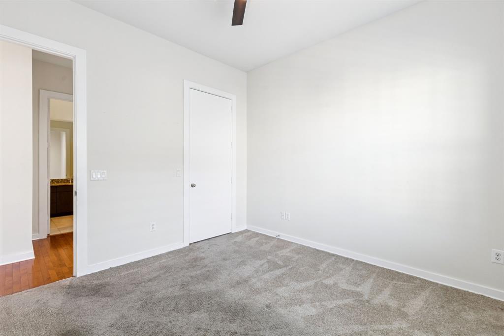 2950 McKinney Avenue, Unit 424 Dallas, TX 75204 - Photo 19 of 25 an empty room with a natural light