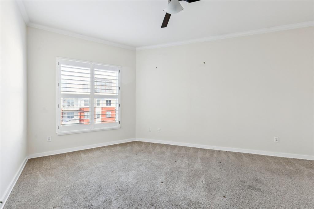 2950 McKinney Avenue, Unit 424 Dallas, TX 75204 - Photo 9 of 25 an empty room with a window