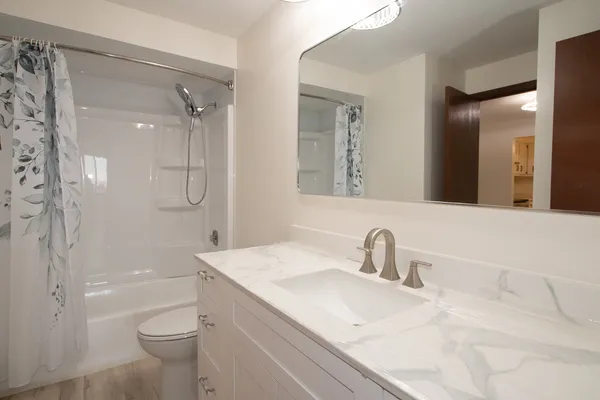 $169,000 | 2320 North Nordica Avenue, Unit 411, Chicago, IL 60707