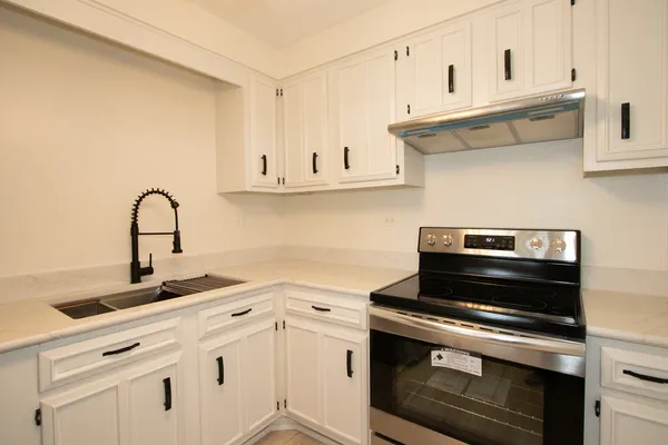 $169,000 | 2320 North Nordica Avenue, Unit 411, Chicago, IL 60707