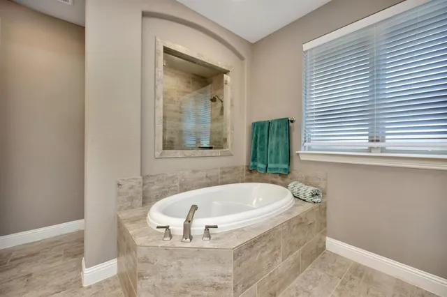 $830,000 | 1117 Thornhill Way, Roanoke, TX 76262