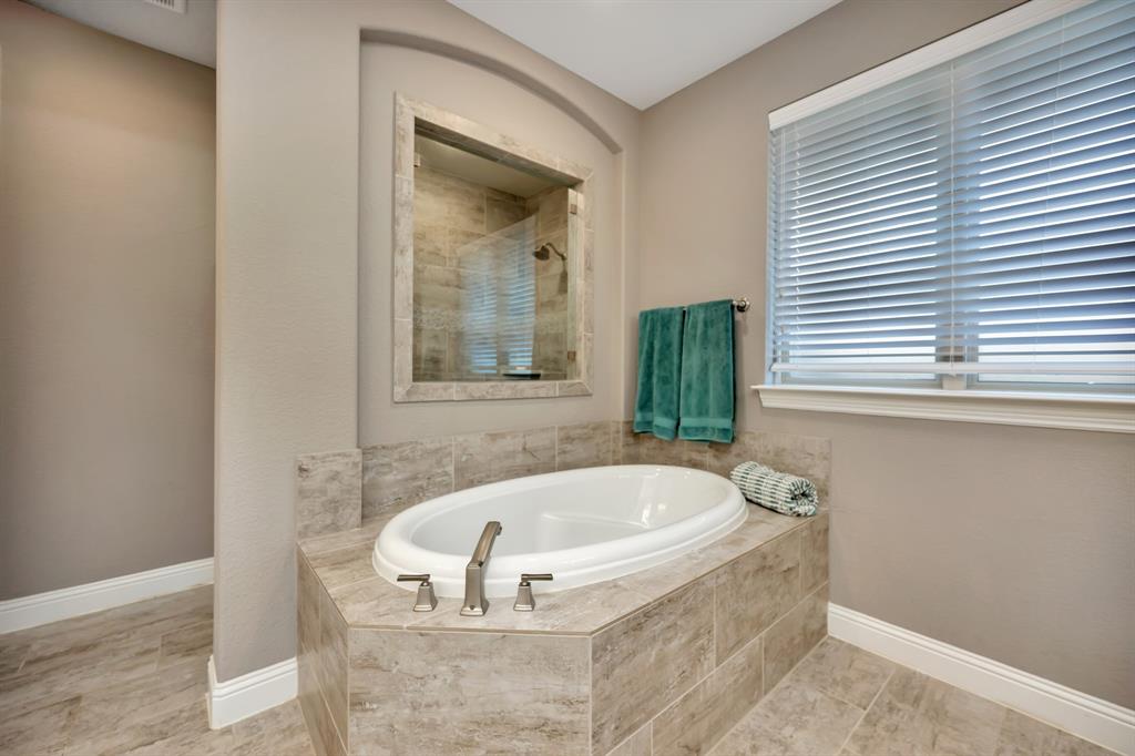 1117 Thornhill Way Roanoke, TX 76262 - Photo 16 of 32