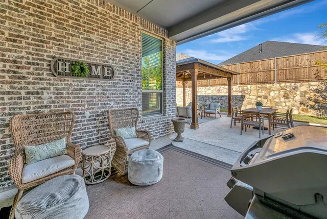 $830,000 | 1117 Thornhill Way, Roanoke, TX 76262