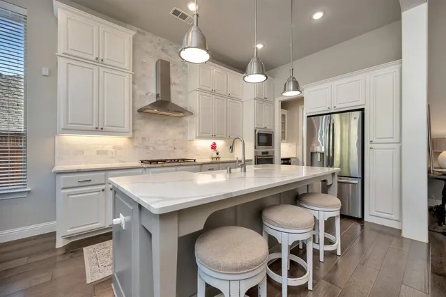 $830,000 | 1117 Thornhill Way, Roanoke, TX 76262