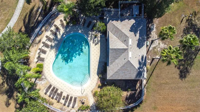 $189,999 | 2477 Lake Woodberry Circle, Brandon, FL 33510