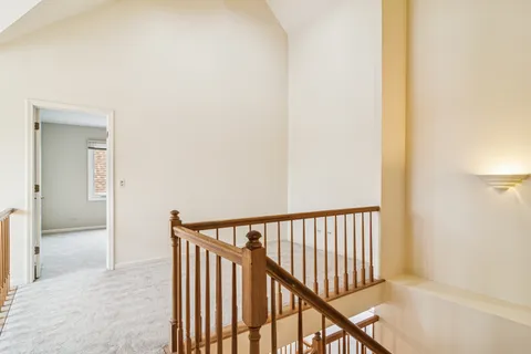 $780,000 | 945 Villas Court, Highland Park, IL 60035