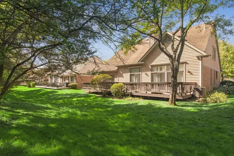 $780,000 | 945 Villas Court, Highland Park, IL 60035