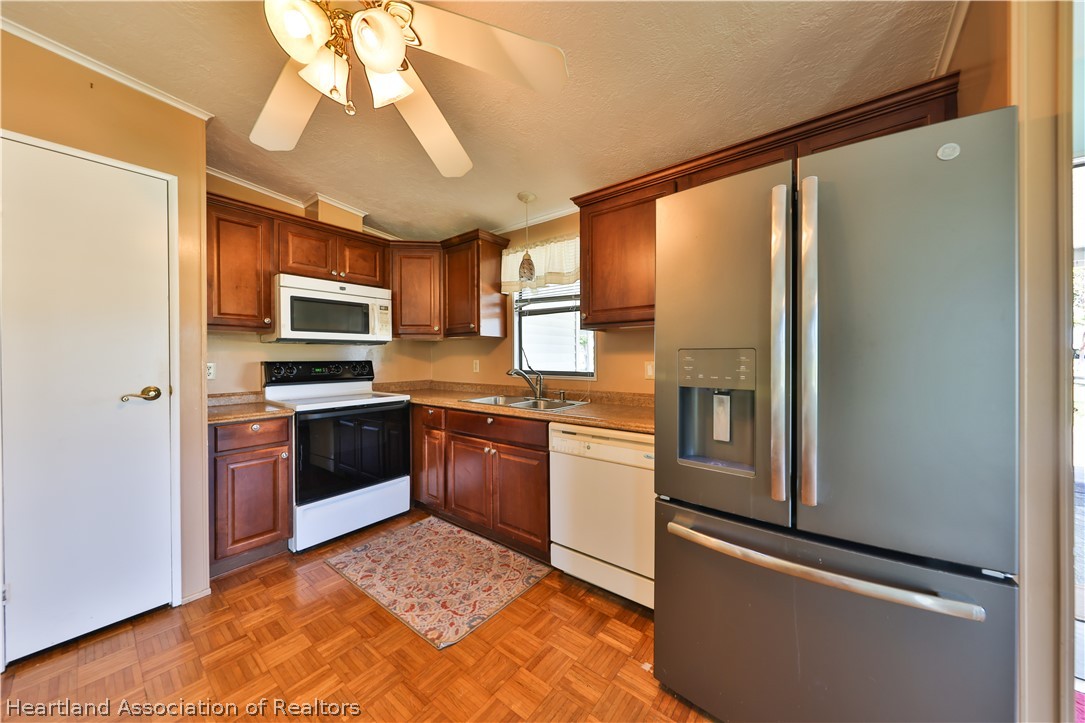 313 Hickory Ridge Drive Sebring, FL 33876 - Photo 6 of 24 Gallery Image 6