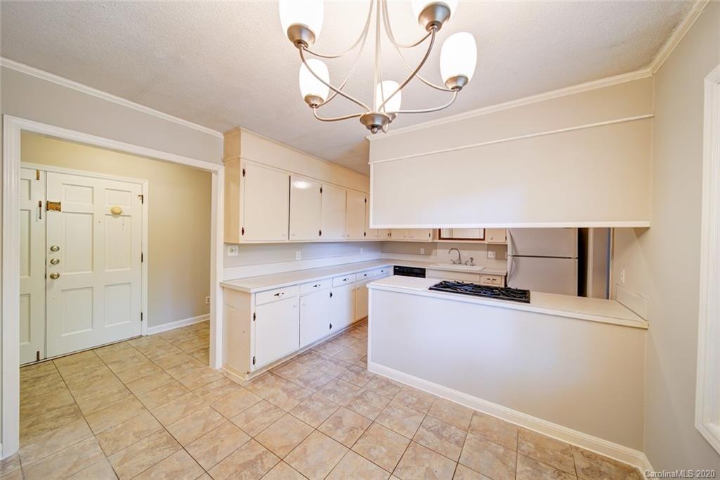 329 Holiday Road Gastonia, NC 28054 - Photo 11 of 36 Gallery Image 11