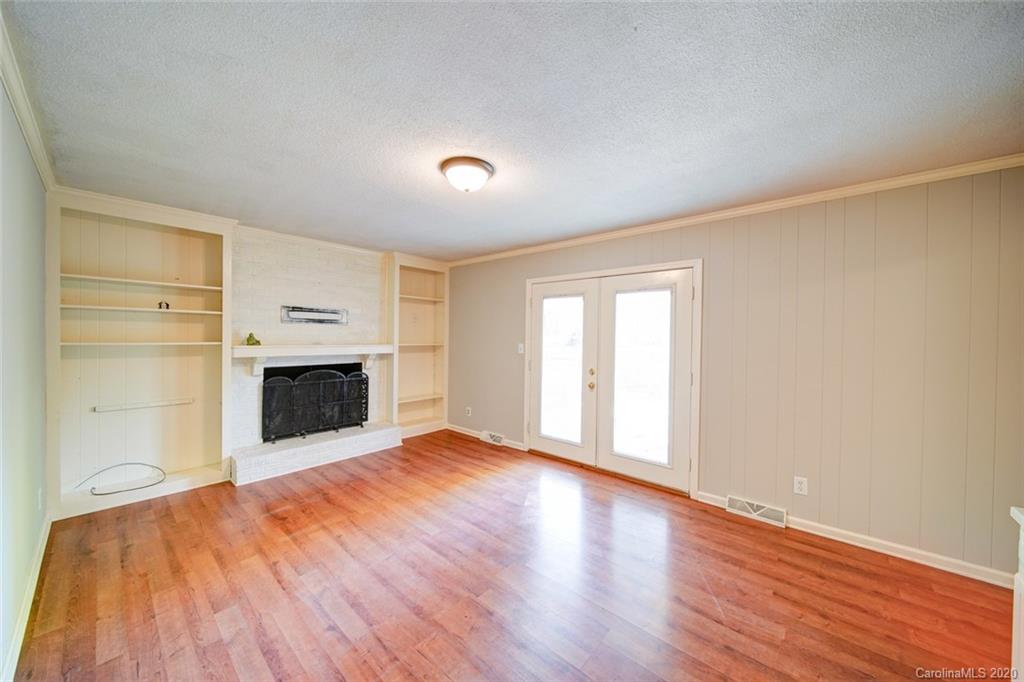 329 Holiday Road Gastonia, NC 28054 - Photo 16 of 36 Gallery Image 16