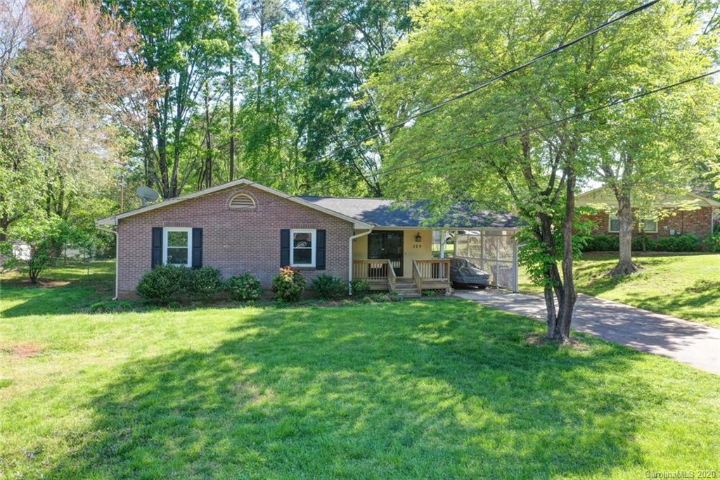 329 Holiday Road Gastonia, NC 28054 - Photo 3 of 36 Gallery Image 3