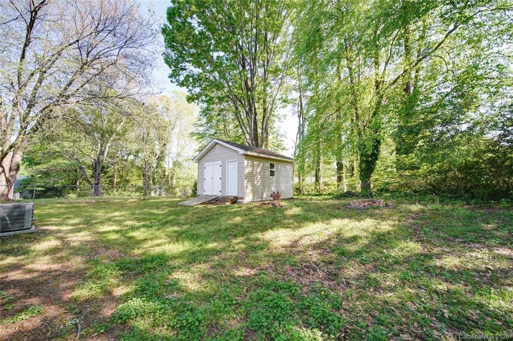 329 Holiday Road Gastonia, NC 28054 - Photo 34 of 36 Gallery Image 34