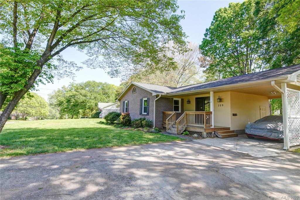 329 Holiday Road Gastonia, NC 28054 - Photo 5 of 36 Gallery Image 5