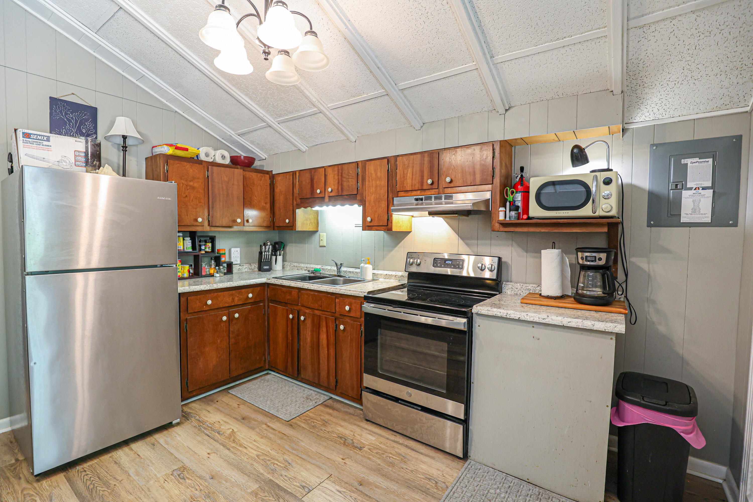290 Cross Spann Road Murray, KY 42071 - Photo 20 of 27 Kitchen