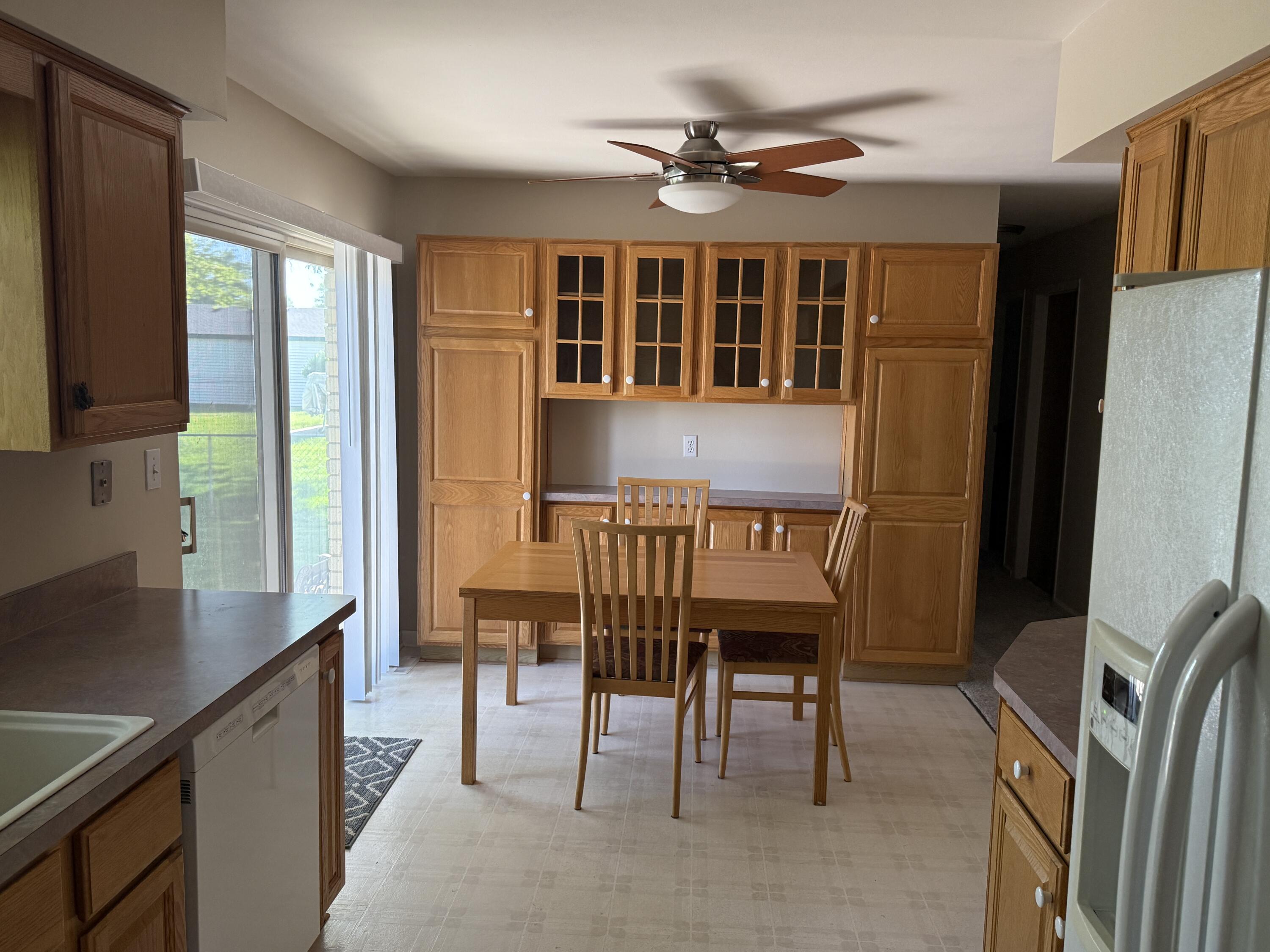 2060 Oakcrest Road Sterling Heights, MI 48310 - Photo 10 of 18 09
