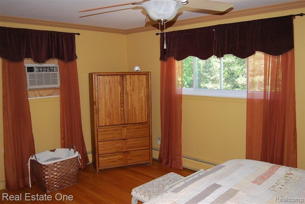 857 Briar Court Rochester, MI 48309 - Photo 12 of 22 Master Bedroom view #2