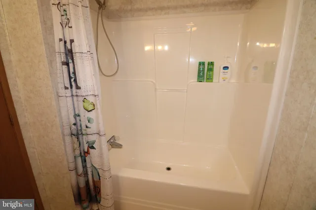 $76,500 | 6313 Nisbet Court, Slatington, PA 18080