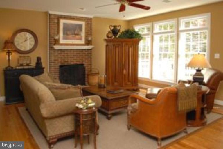 11402 Towering Oak Way Reston, VA 20194 - Photo 14 of 30 Family Room