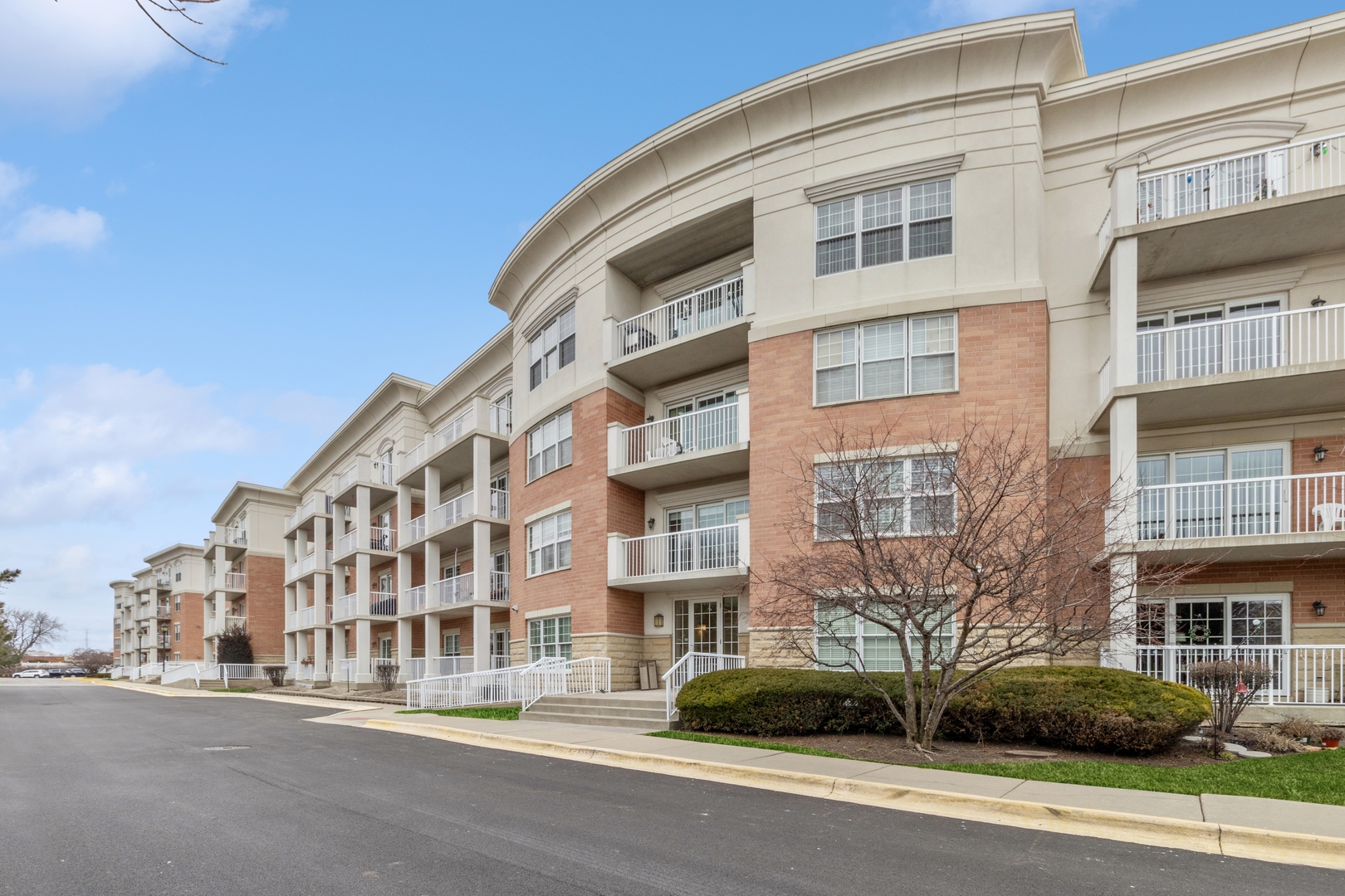 601 West Rand Road, Unit 308 Arlington Heights, IL 60004 - Photo 13 of 16 Gallery Image 13