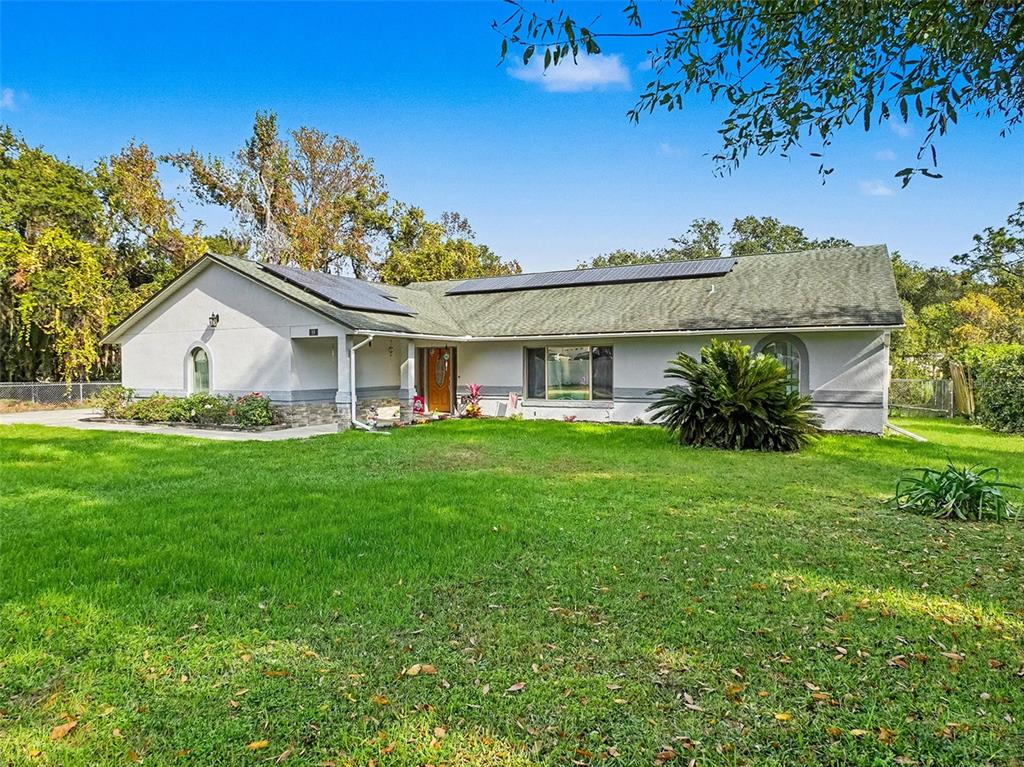 18 Weston Road Leesburg, FL 34748 - Photo 2 of 34