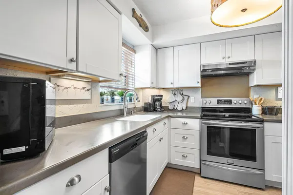 $1,900 | 18081 Southeast Country Club Drive, Unit 32313, Jupiter, FL 33469