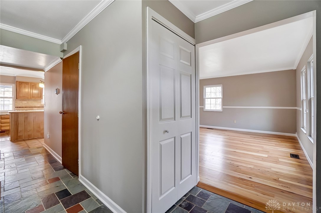 5200 Honeyleaf Way Riverside, OH 45424 - Photo 7 of 59