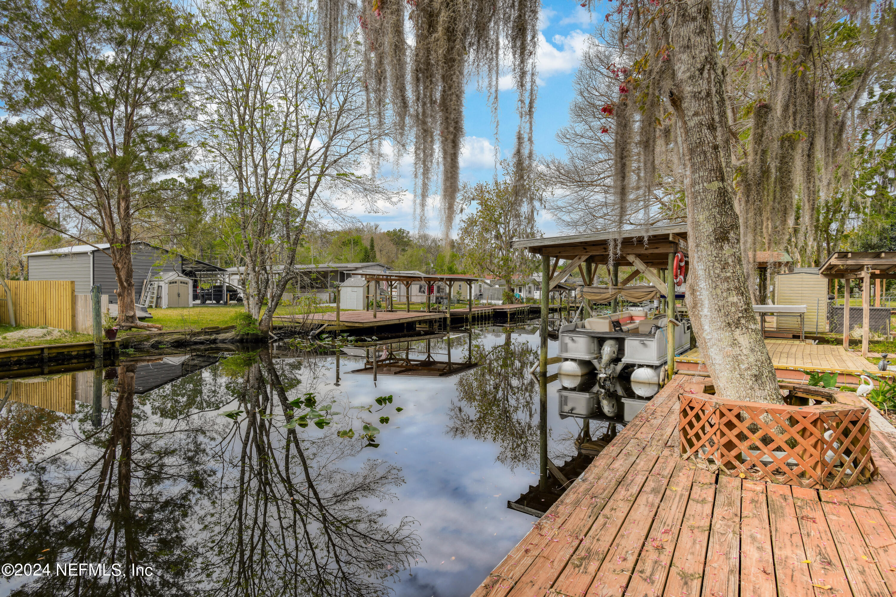 109 Creekside Road Satsuma, FL 32189 - Photo 3 of 27 1_2