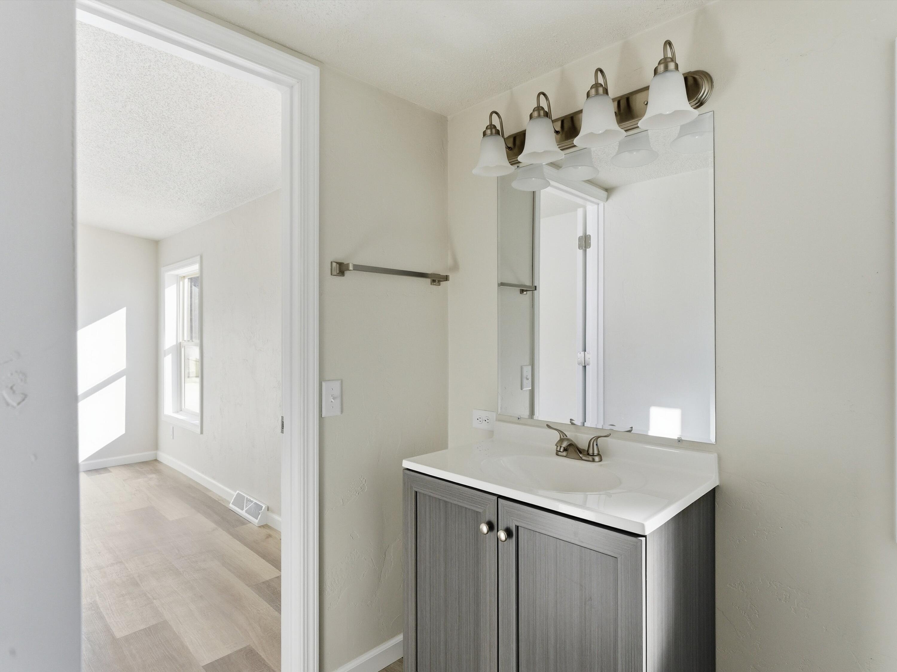 320 Lincoln Avenue Omro, WI 54963 - Photo 12 of 26 17-017_2800469_00046