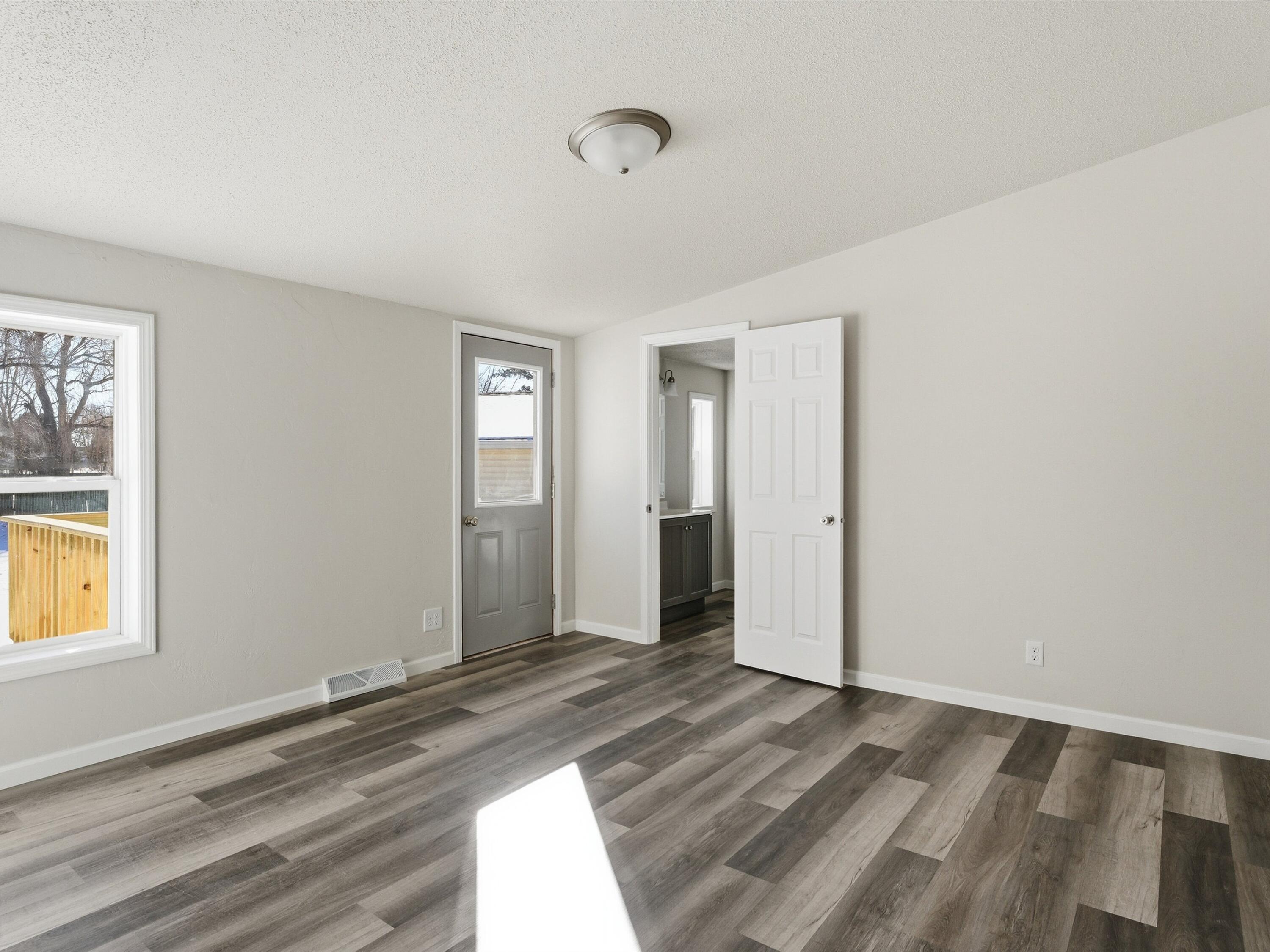 320 Lincoln Avenue Omro, WI 54963 - Photo 9 of 26 20-020_2800469_00055