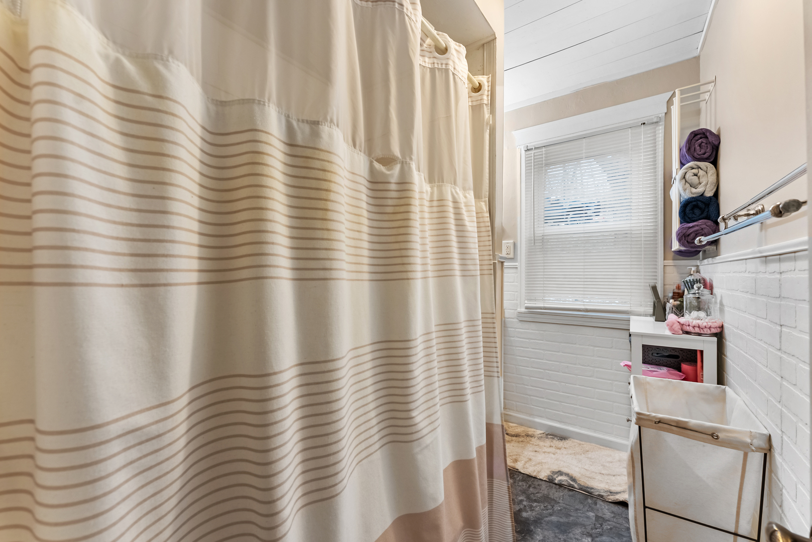 3118 Indian Road Davenport, IA 52802 - Photo 13 of 17 Gallery Image 13