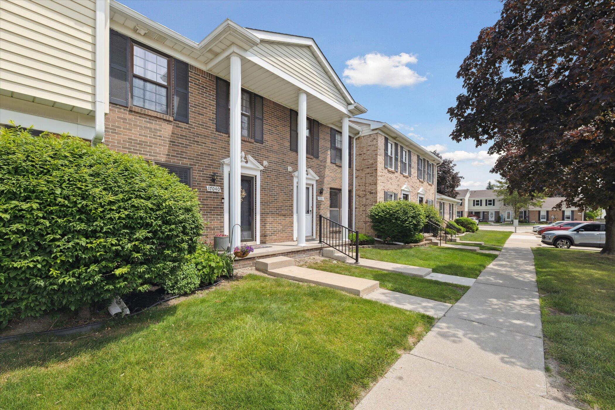 17040 Rudgate Street Southgate, MI 48195 - Photo 2 of 40 02-17040-Rudgate-St-Southgate-MI-48195-W