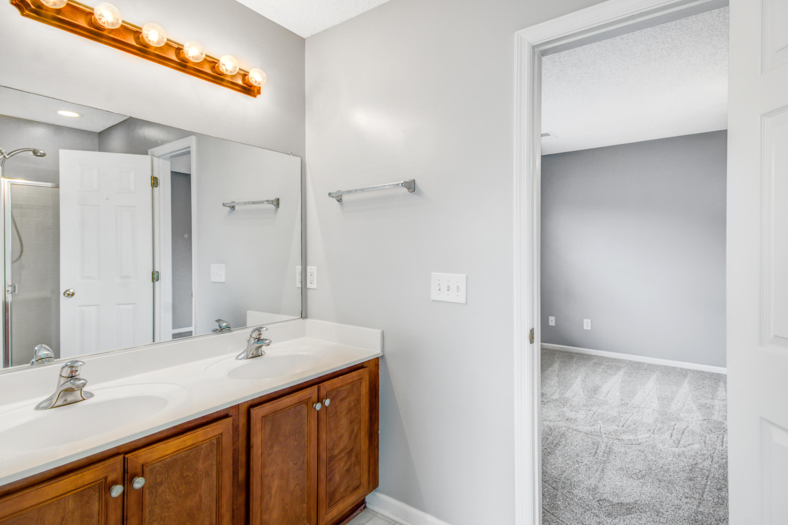 301 Eagle Ridge Road Summerville, SC 29485 - Photo 20 of 30 Master Bathroom Double Vanity Garden Tub