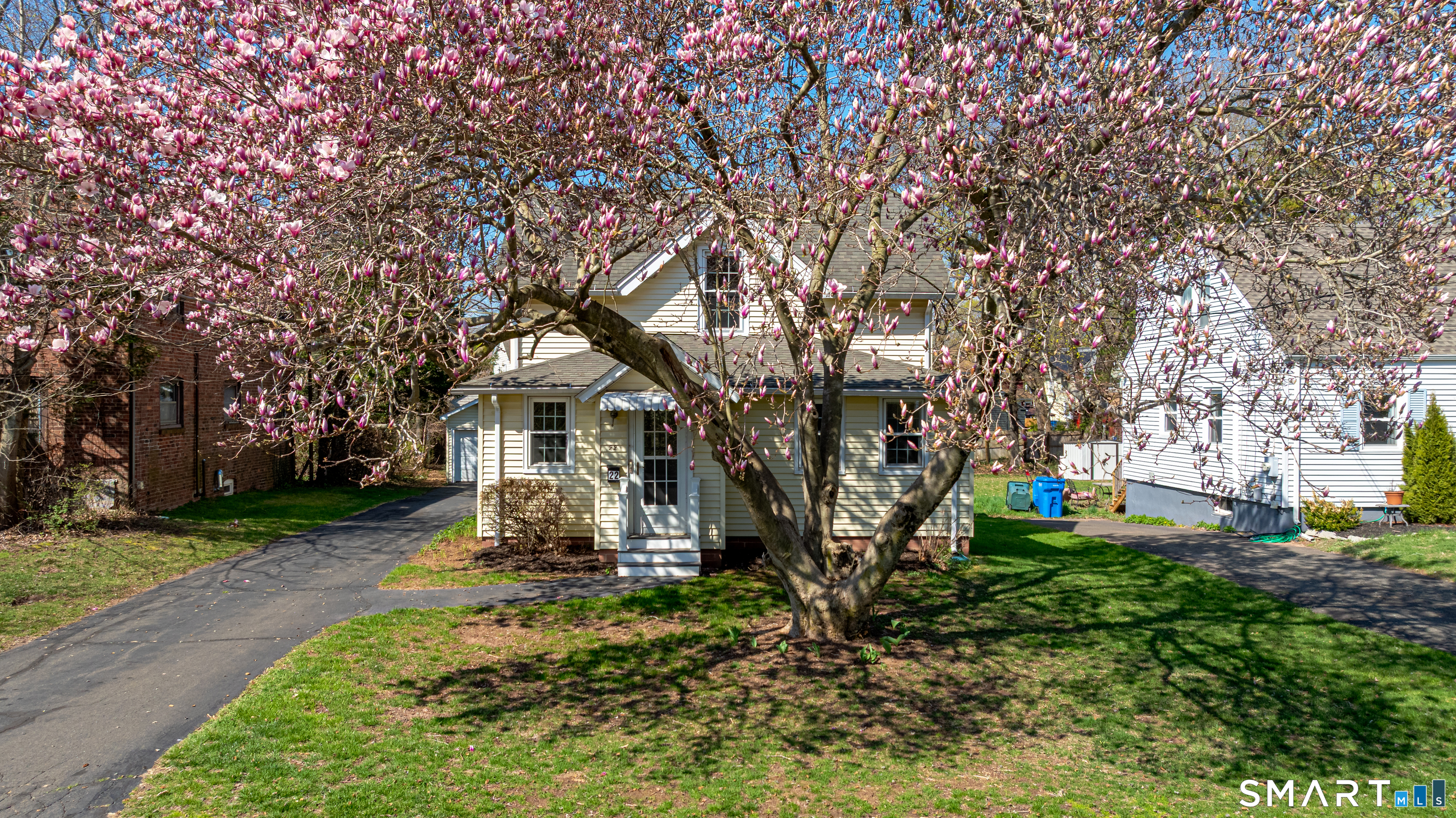 22 Colony Street Hamden, CT 06518 - Photo 3 of 34