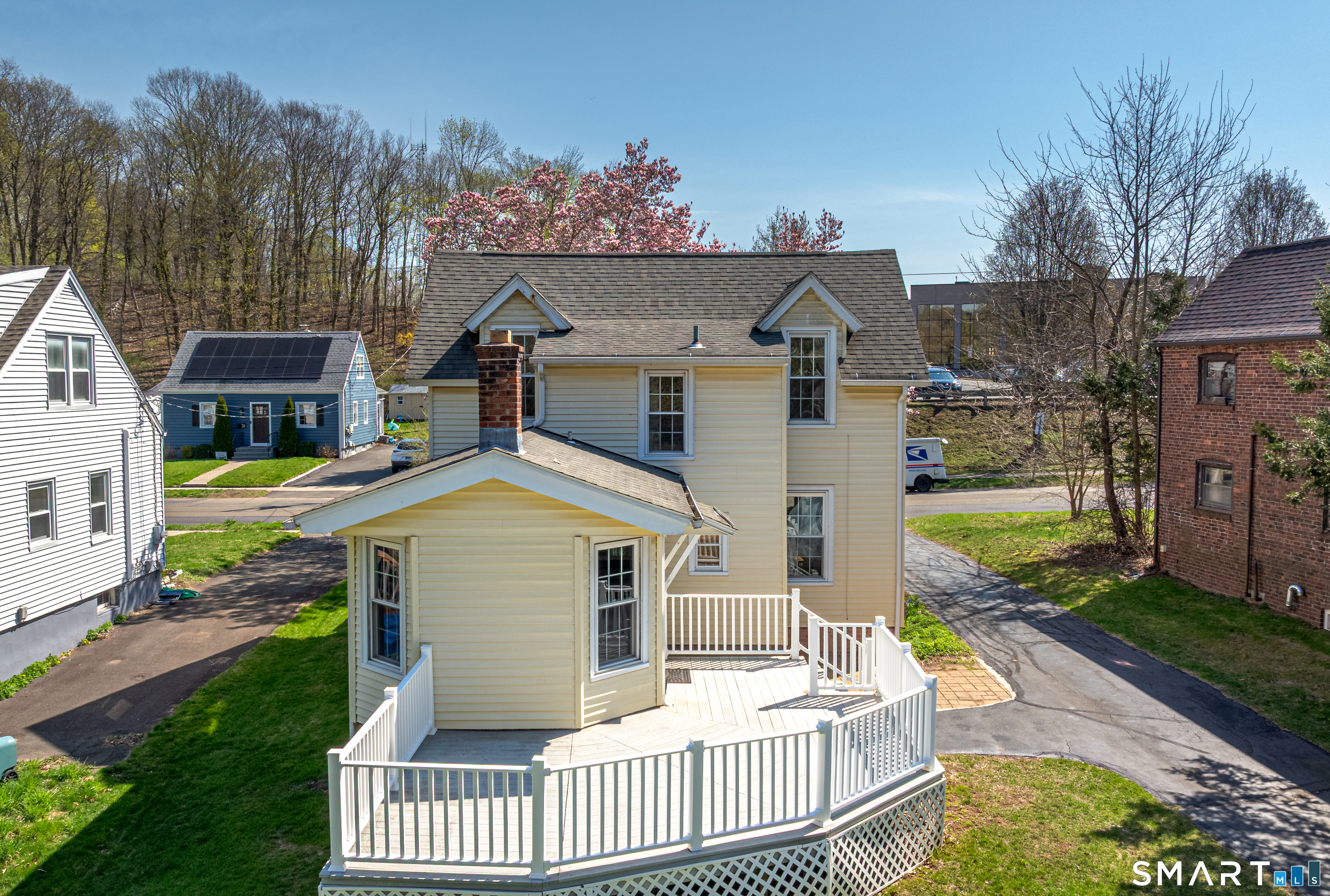 22 Colony Street Hamden, CT 06518 - Photo 4 of 34