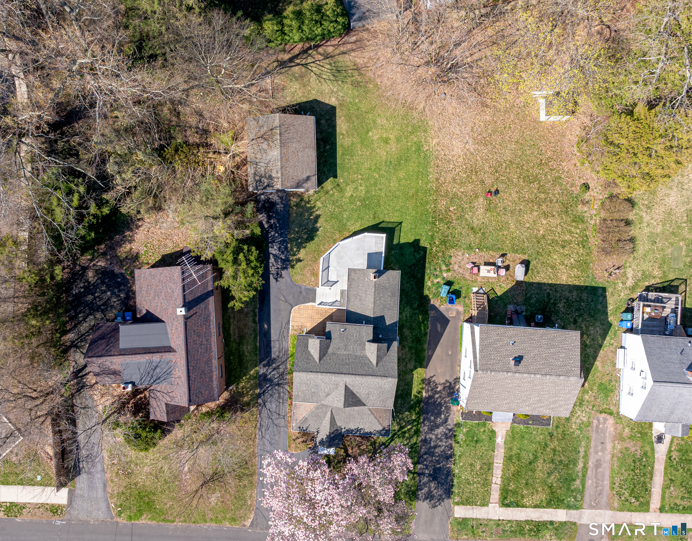 22 Colony Street Hamden, CT 06518 - Photo 5 of 34