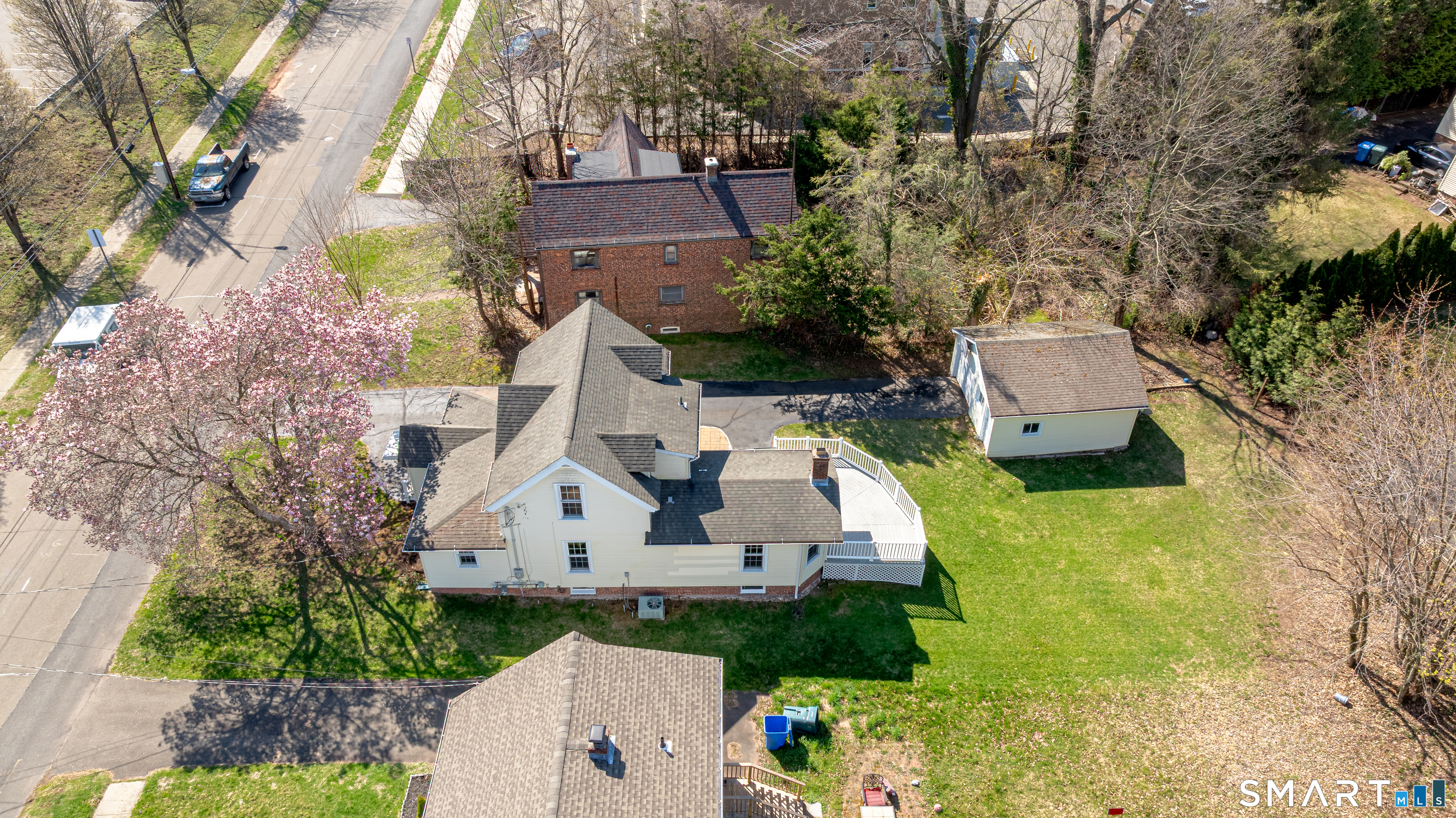 22 Colony Street Hamden, CT 06518 - Photo 6 of 34