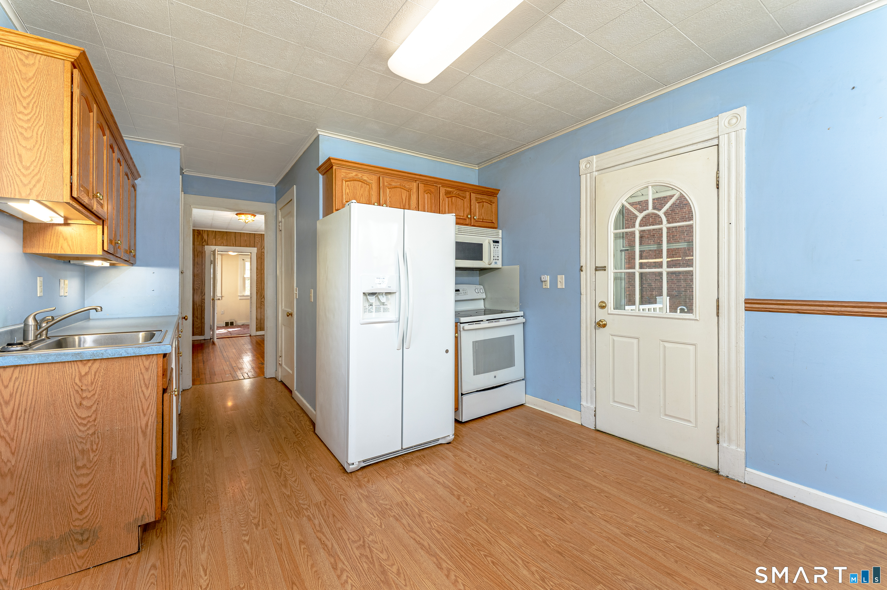 22 Colony Street Hamden, CT 06518 - Photo 8 of 34