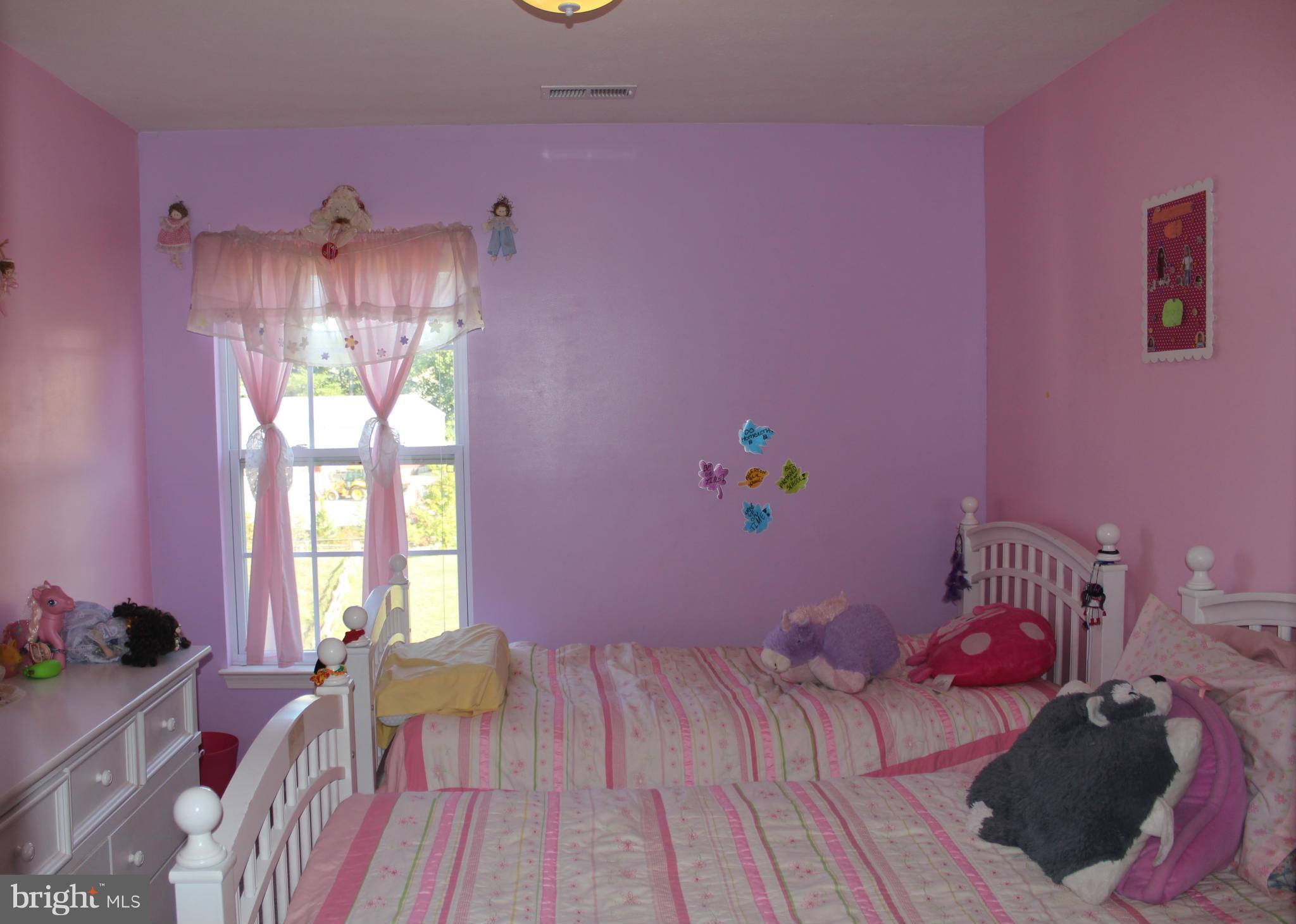 4620 Riddle Drive Baltimore, MD 21236 - Photo 15 of 26 Bedroom #2 with Walk in Closet