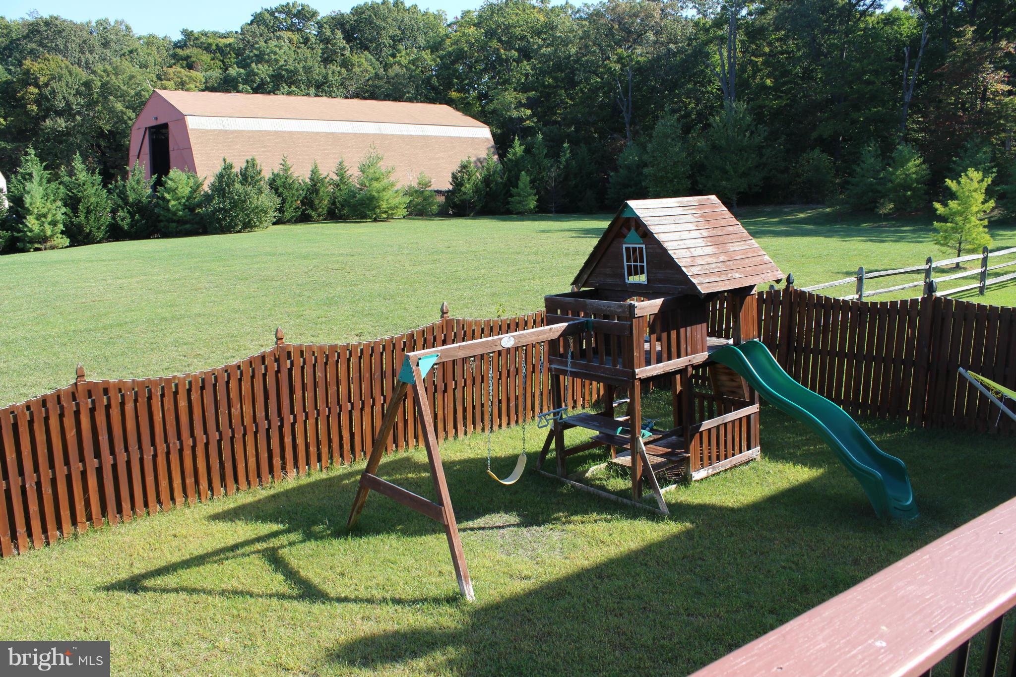 4620 Riddle Drive Baltimore, MD 21236 - Photo 24 of 26 Fenced in backyard