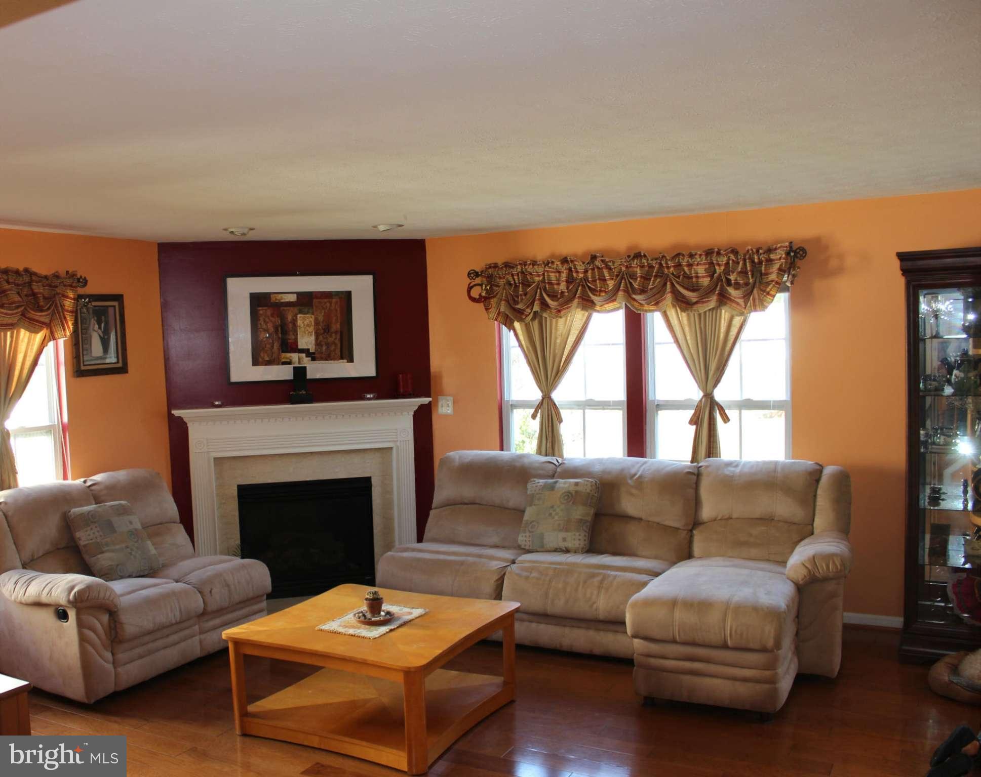 4620 Riddle Drive Baltimore, MD 21236 - Photo 10 of 26 Family Room